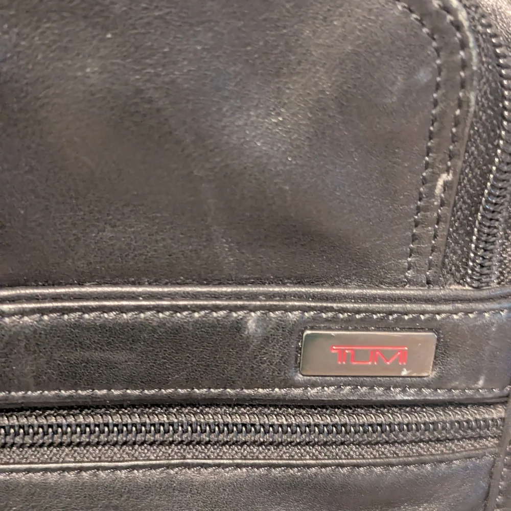 Tumi 96021D4 Alpha Black Leather Expandable Laptop Briefcase Business Bag